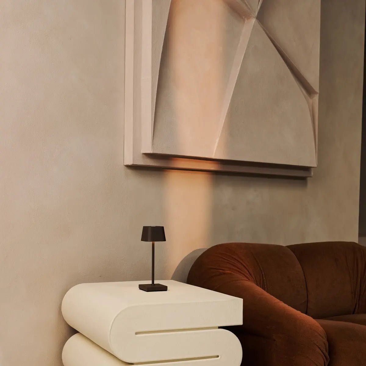 Combi Set Professional | 4 x Sarphati Mini Mocha Brown Rechargeable Table Lamps & 1 x Amstel Charging Station