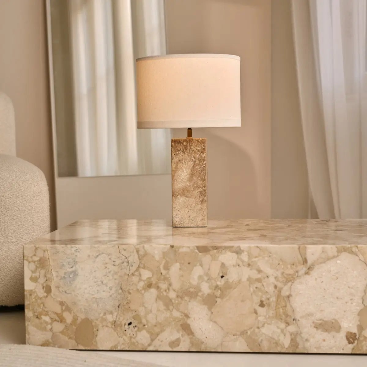 Rosie Travertinlampe | Baumwollschirm & Elegantes Design