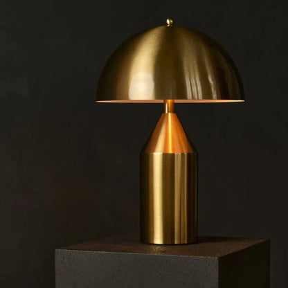 Otto Gold Dressoir Lamp – Stylish Metal Table Lamp for Any Room