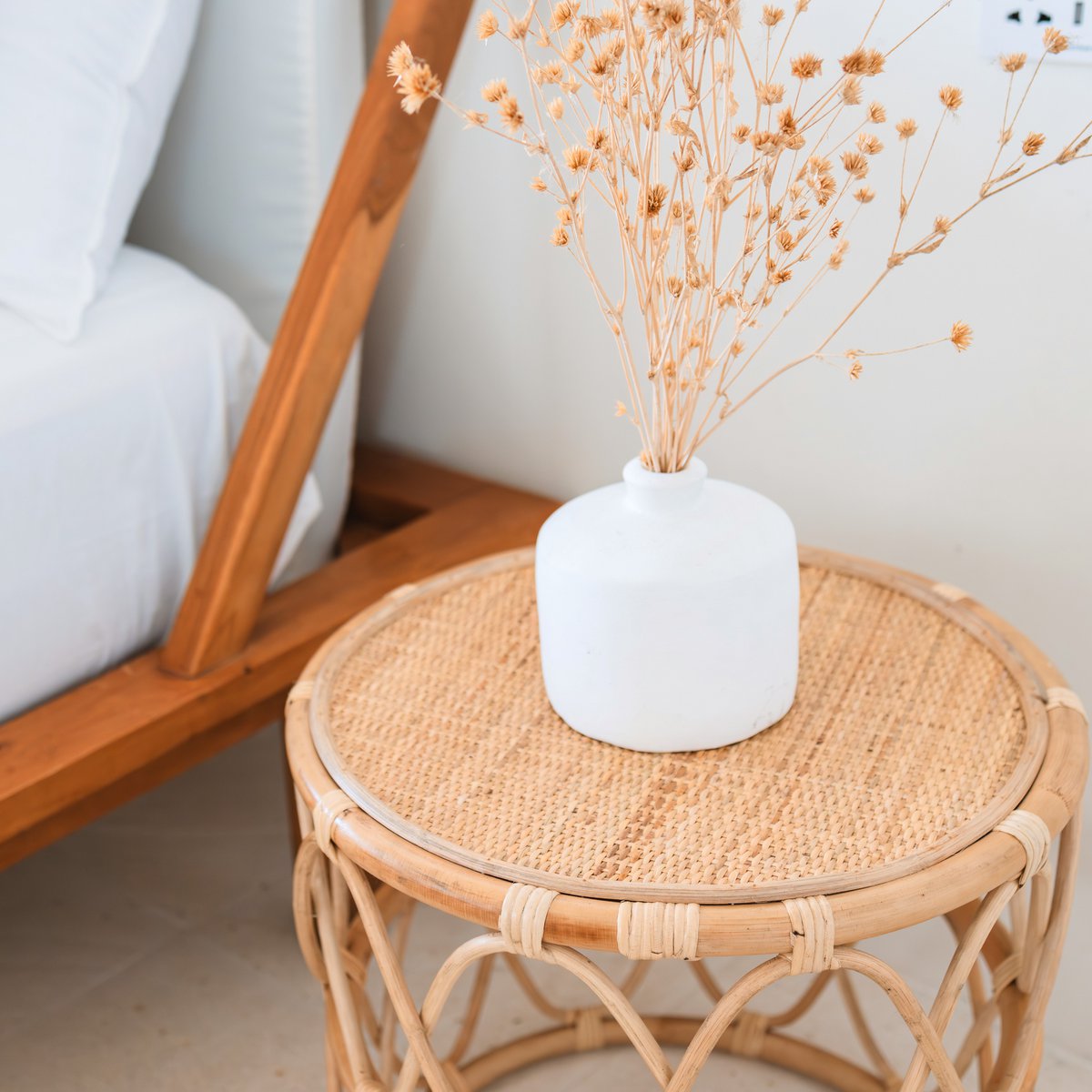 Round Rattan Side Table – Small Boho Coffee Table – Bedside Table Rattan Beige – Handmade Table Made of Natural Rattan (Ø 45 cm) MUARA
