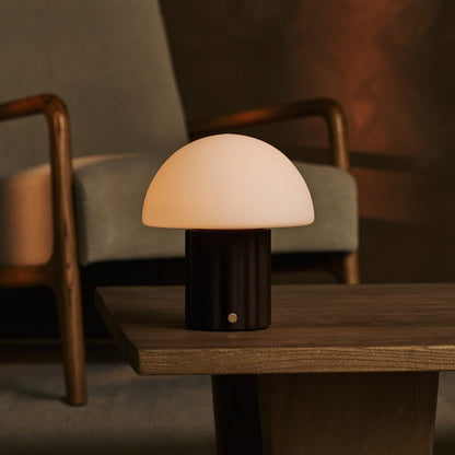 Lámpara de mesa recargable Timo marrón oscuro | Regulable, pantalla modular y 3 colores de luz