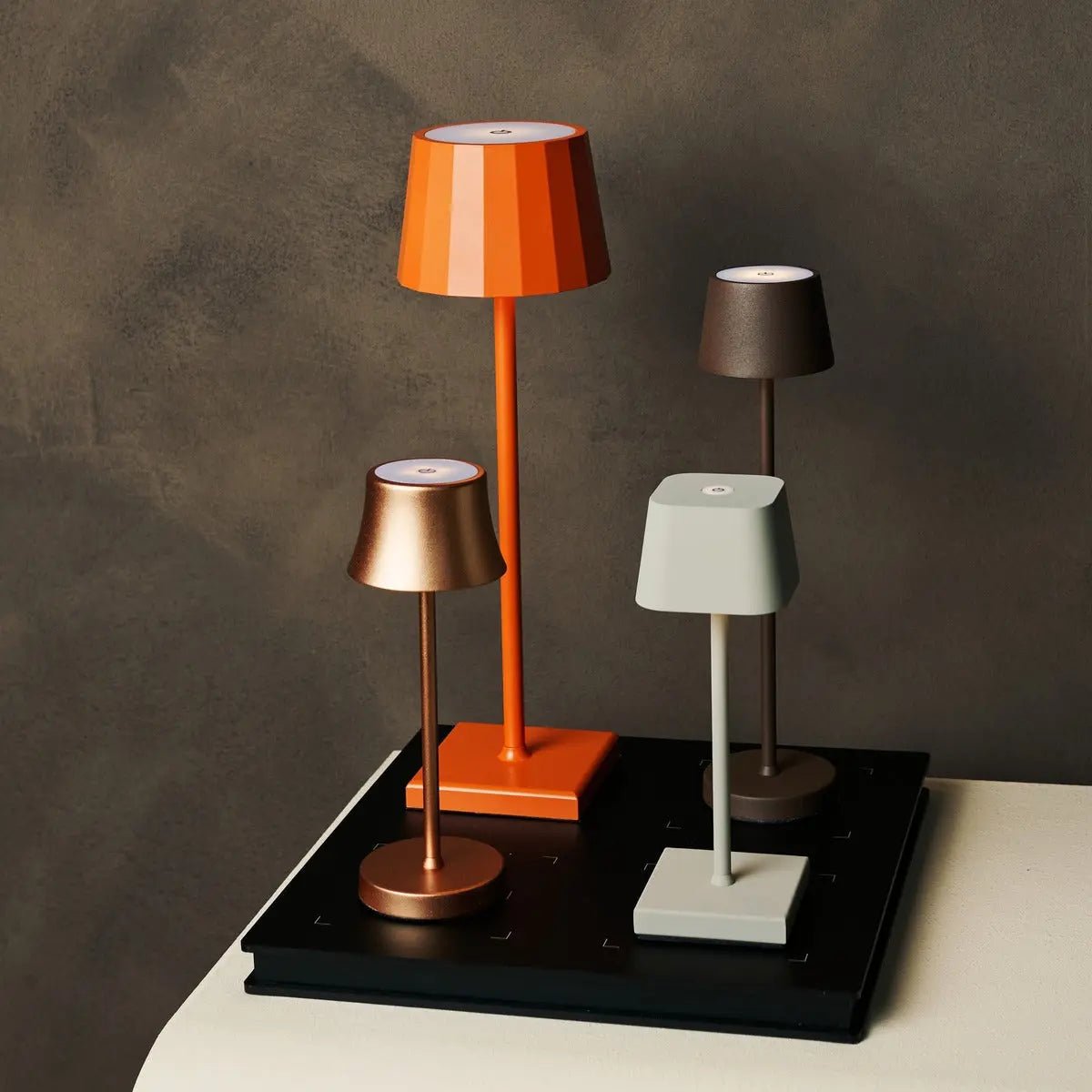 Combi Set | 4 x De Pijp Mini Copper Rechargeable Table Lamps & 1 x Amstel Charging Station