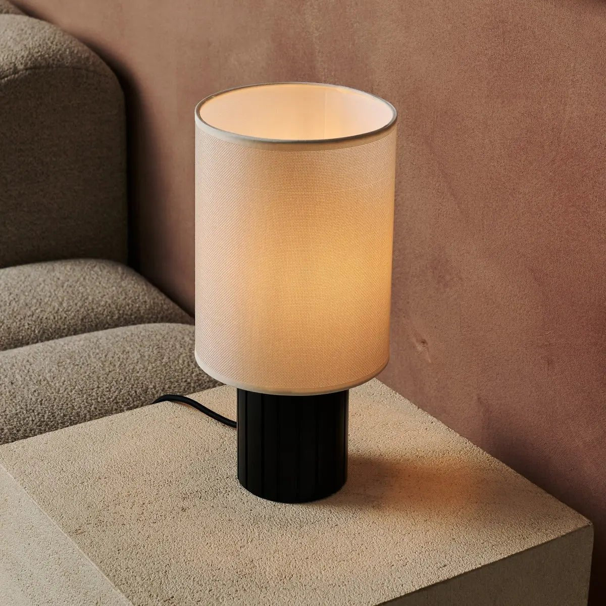 Black Table Lamp with Beige Shade – E27 Cozy Desk Light