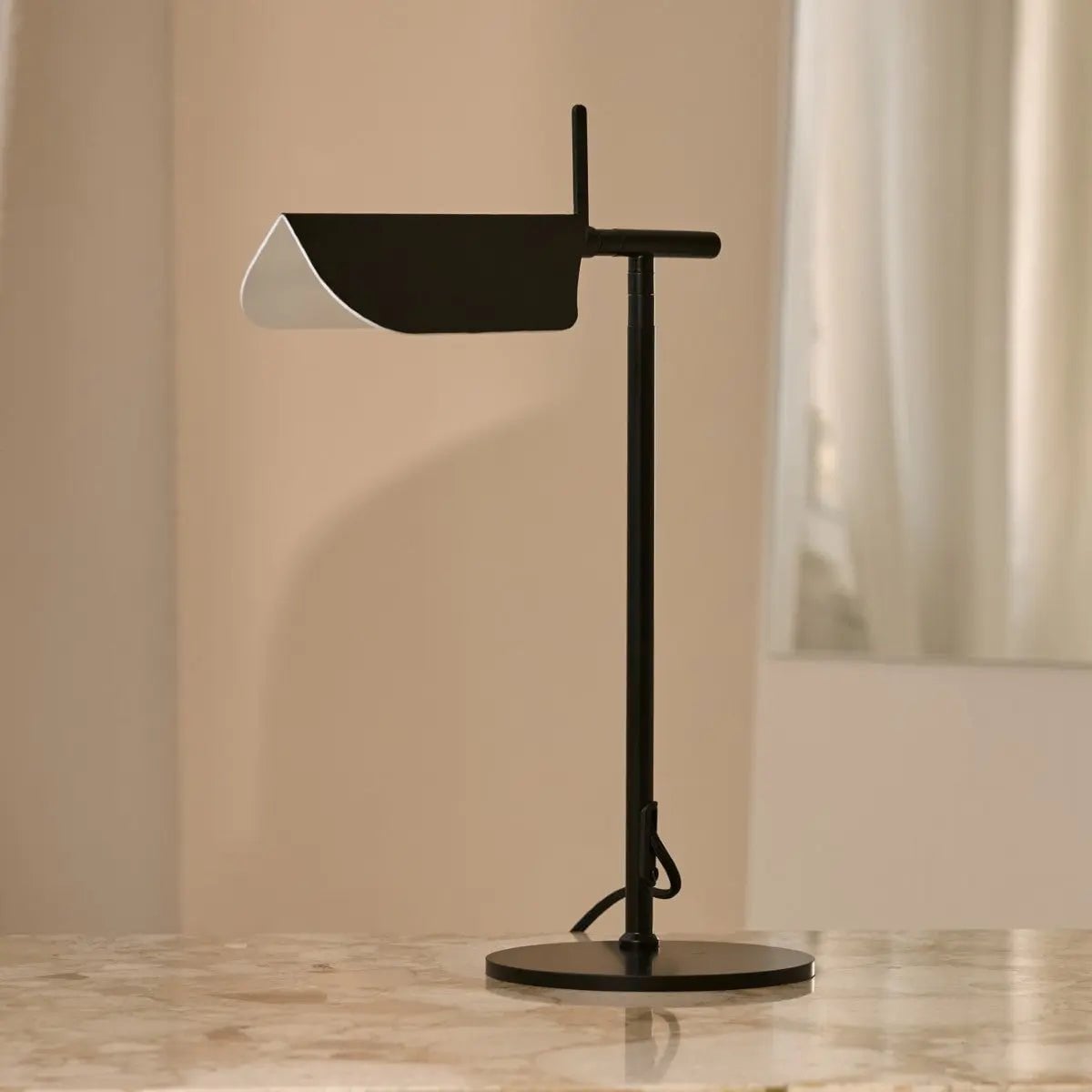 Black Metal Table Lamp - Modern Scandinavian Dresser Lamp