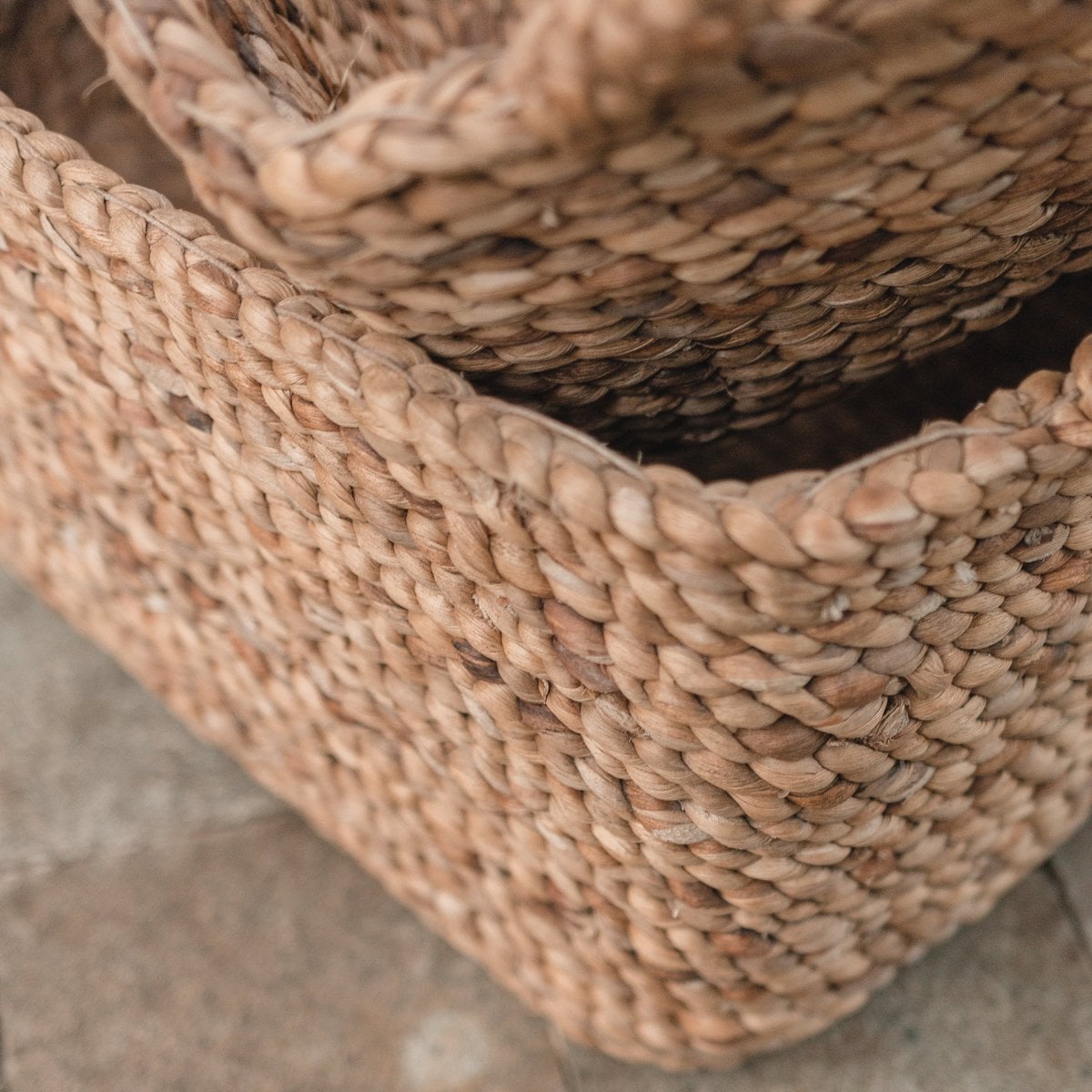 Cesta de Jacinto de Agua - Almacenamiento Artesanal de Tanimbar