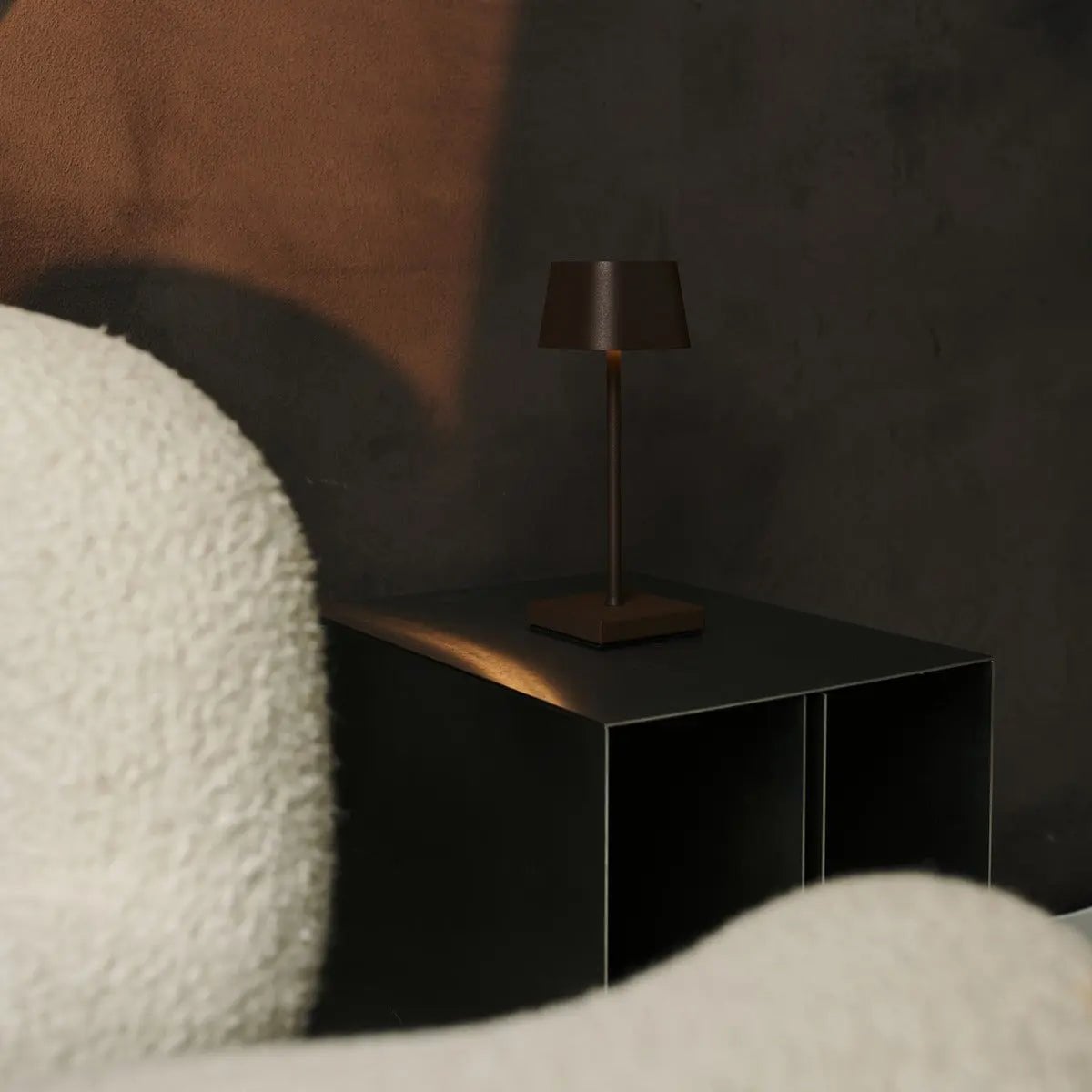 Sarphati Mini Mocha Brown Cordless Table Lamp | Rechargeable via Charging Station & 3 Light Modes