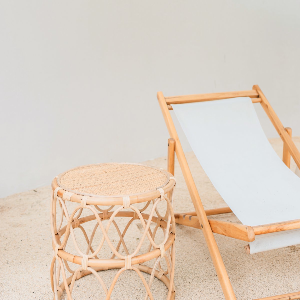 Round Rattan Side Table – Small Boho Coffee Table – Bedside Table Rattan Beige – Handmade Table Made of Natural Rattan (Ø 45 cm) MUARA
