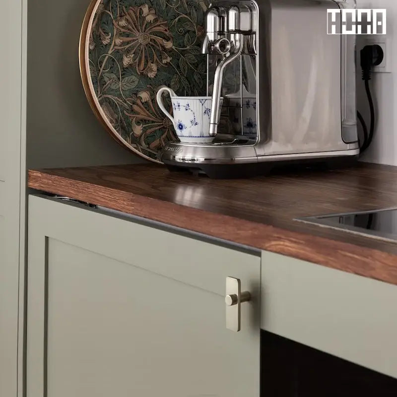 Brass Cabinet Pulls – Elegant & Glossy Finish for Home