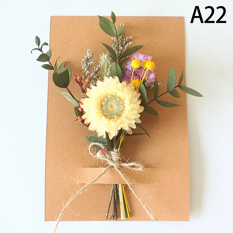 Mini Dried Flower Bouquet - DIY Wedding & Event Decor