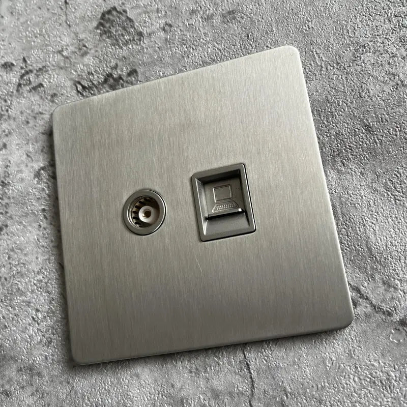 Matte Stainless Steel Wall Switch - USB & EU Outlet | sitezone test 02