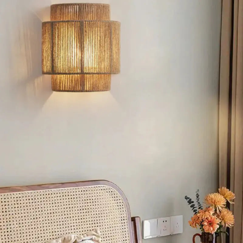 Retro Rattan Wall Sconce – Natural Woven Design