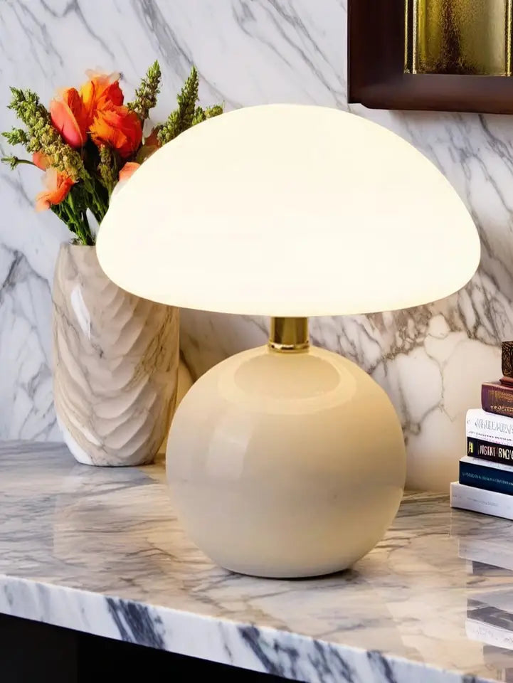 Mushroom Table Lamp - USB Charging & Mood Lighting