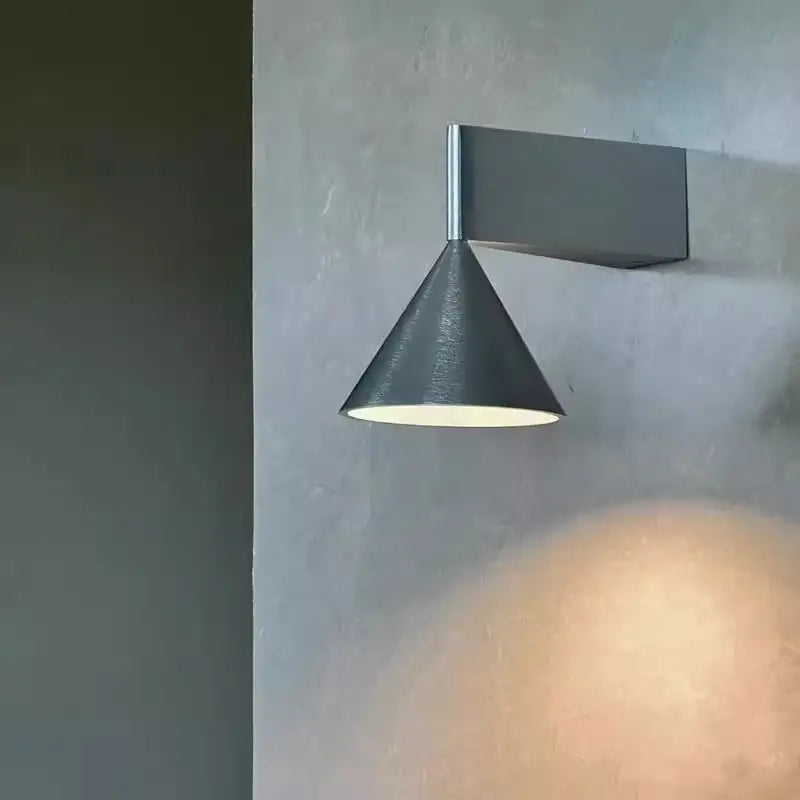 Minimalist Bedside Wall Lamp – Geometric Design for Bedroom