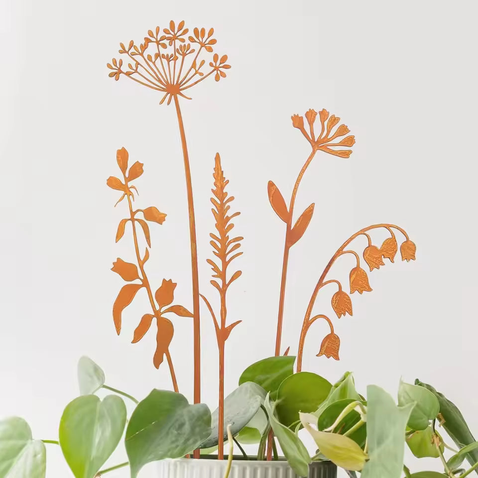 Rostige Metallblumen: Gartendeko – JUGLANA