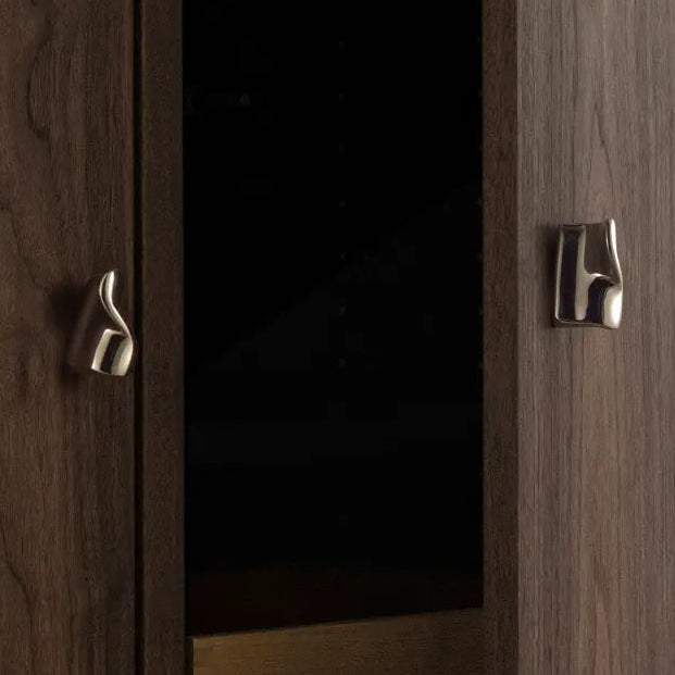 Brass Cabinet Handles – Minimalist Design for Kitchen