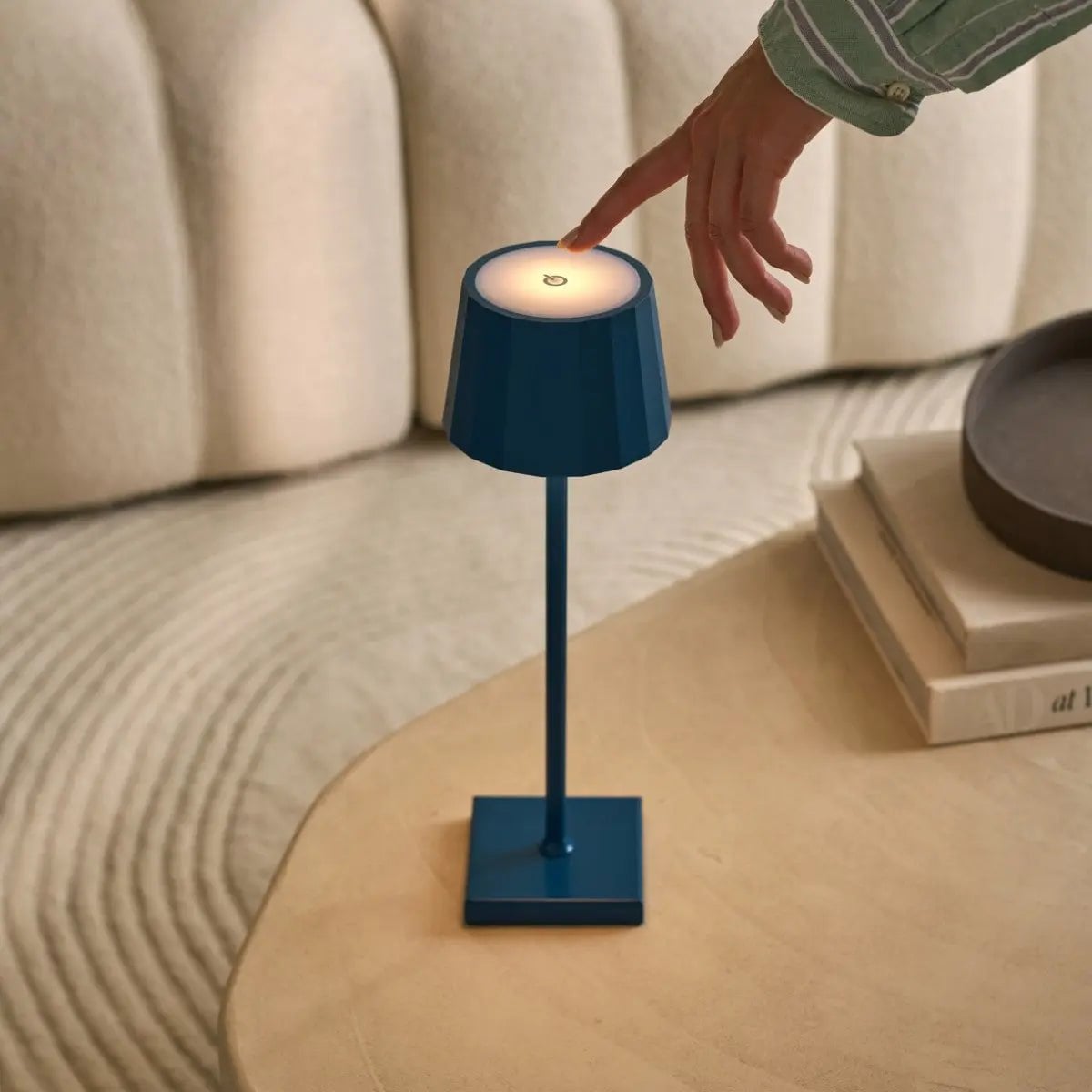 Wouter Delftware Blue Rechargeable Table Lamp | Wireless Charging & 120-Hour Battery Life