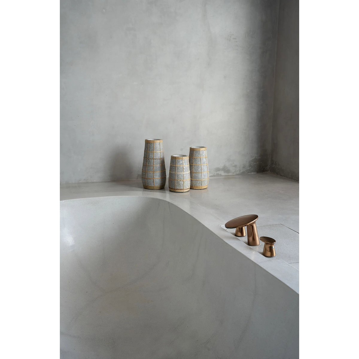 The Cutie Vase - Concrete Natural - M