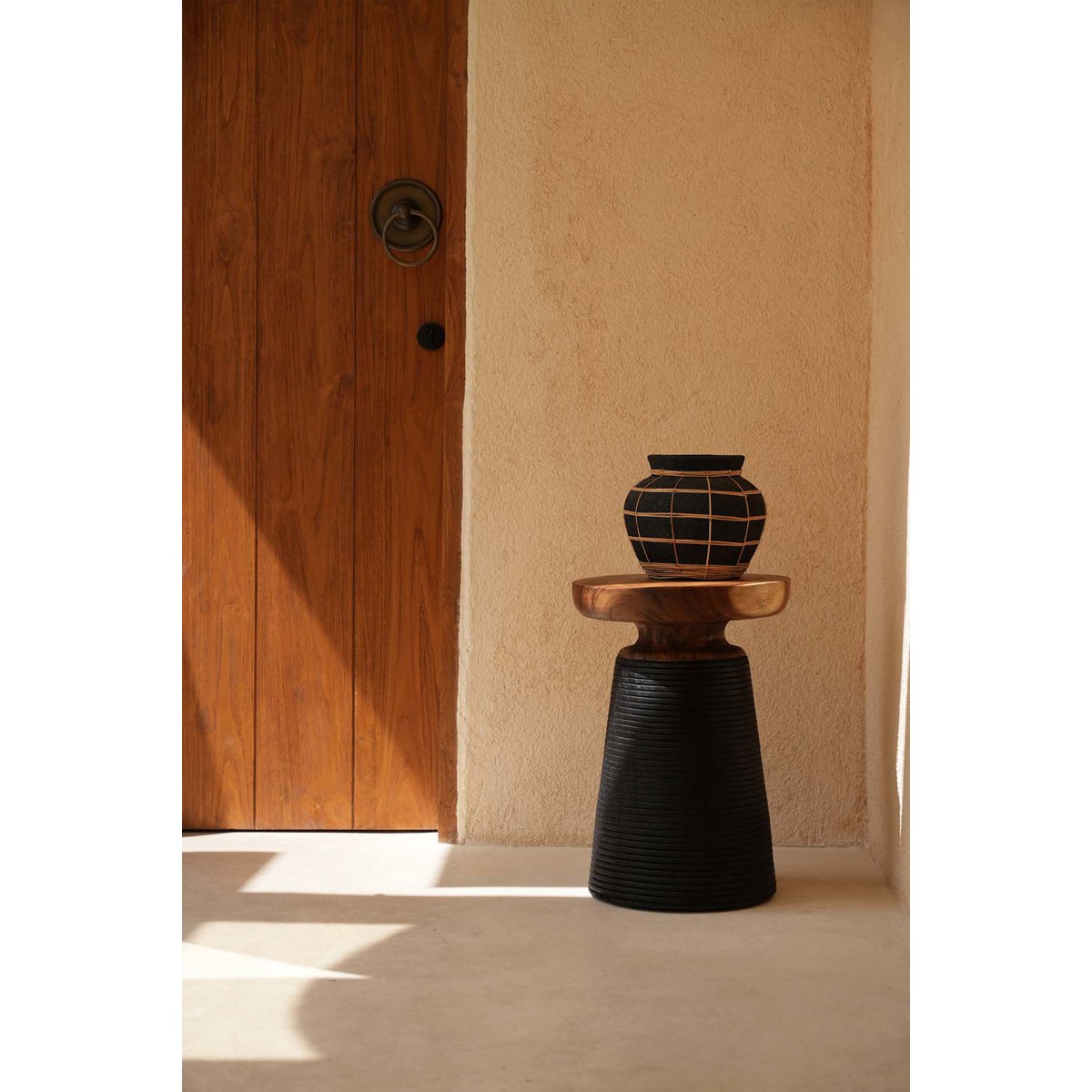 Natural Black Vase - Belly Shape, Medium Size