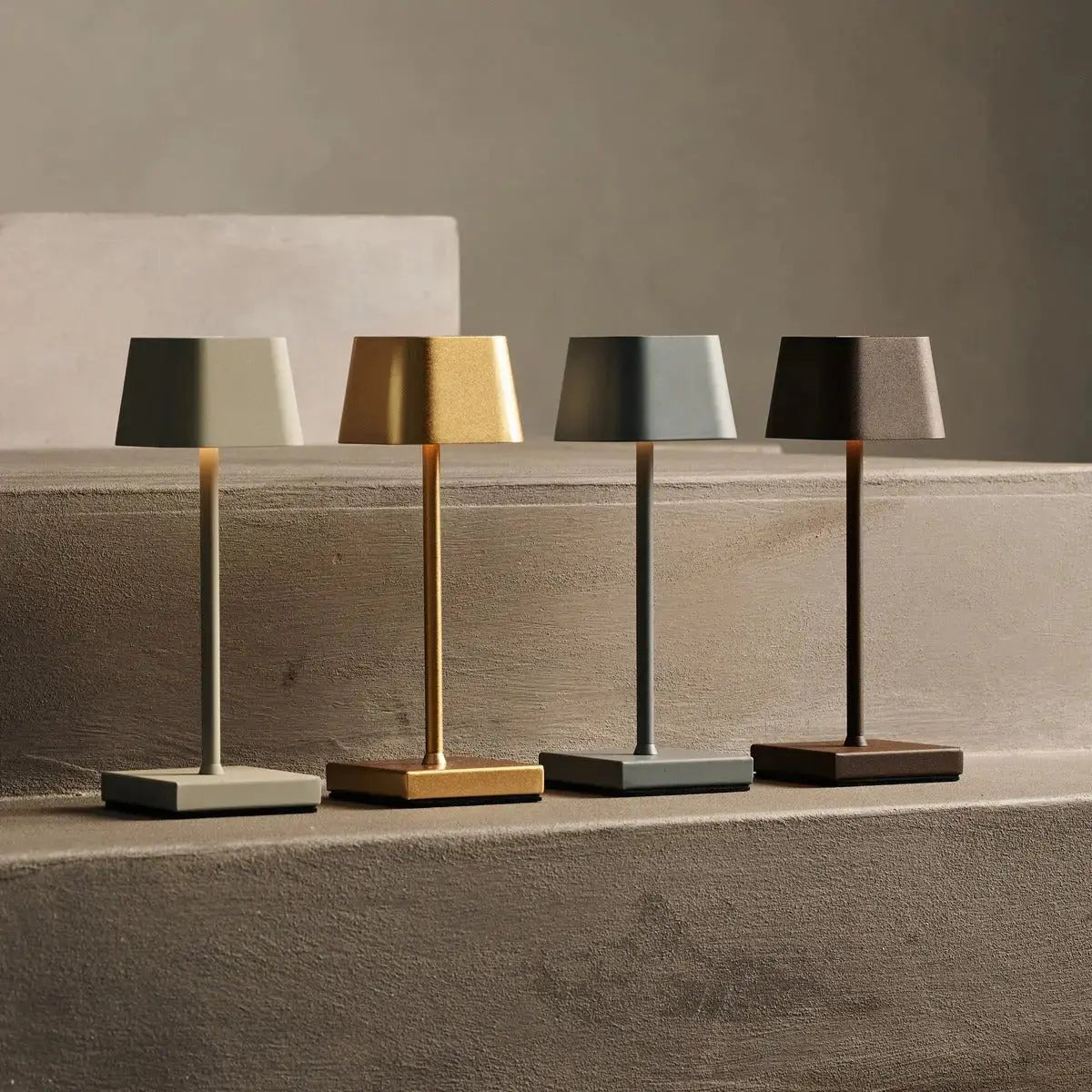 Combi Set Professional | 4 x Sarphati Mini Mocha Brown Rechargeable Table Lamps & 1 x Amstel Charging Station