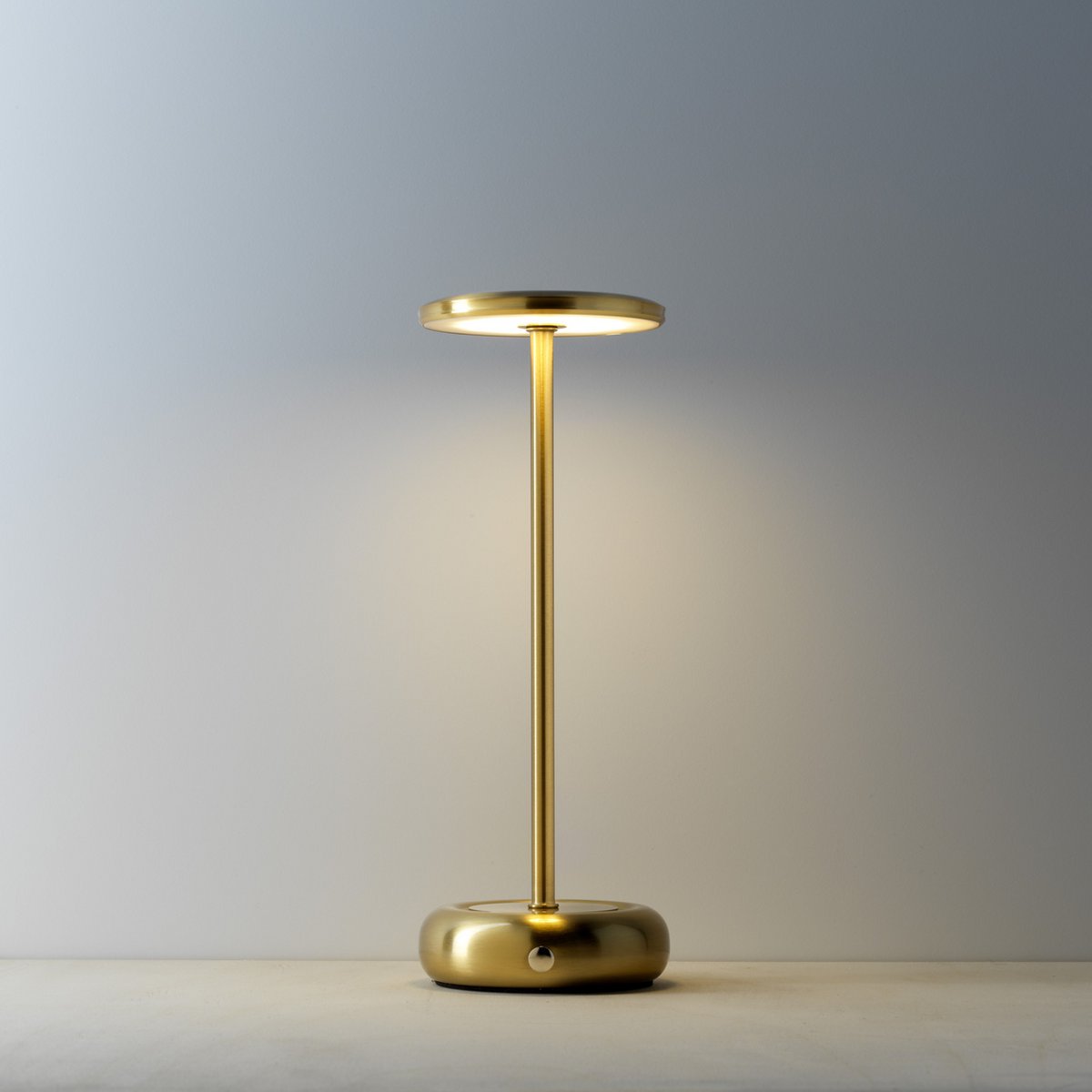Die Smooth Operator LED-Tischleuchte