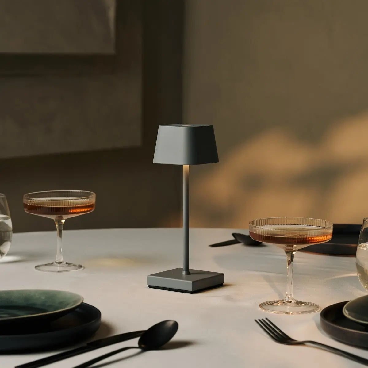 Sarphati Mini Mouse Grey Cordless Table Lamp | Rechargeable via Charging Station & 3 Light Modes