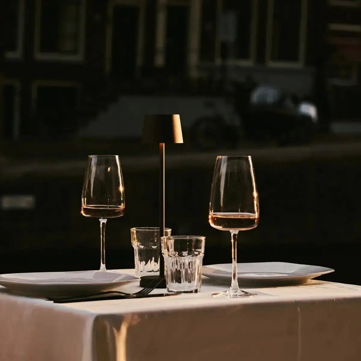 Combi Set Professional | 4 x Vondel Mini Mocha Brown Rechargeable Table Lamps & 1 x Amstel Charging Station