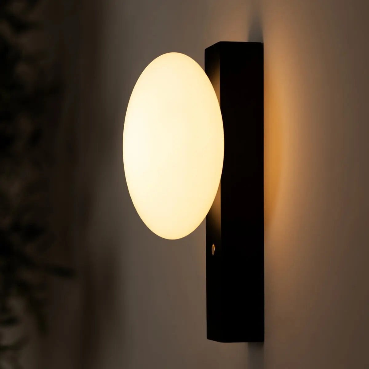 Black Wooden Wall Lamp Cordless – Rechargeable Dimmable LED Light