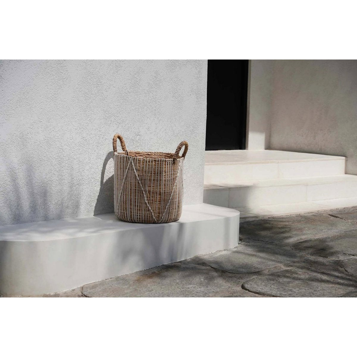 The Straight Stitched Macrame Basket - M