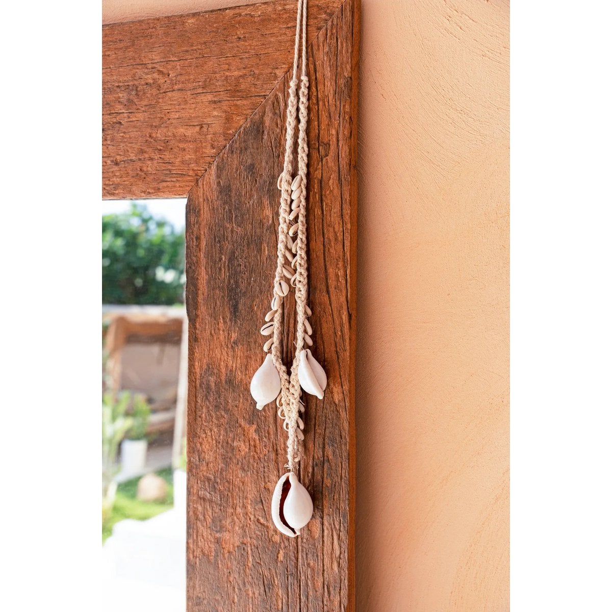The Big White Cowrie Shell Necklace