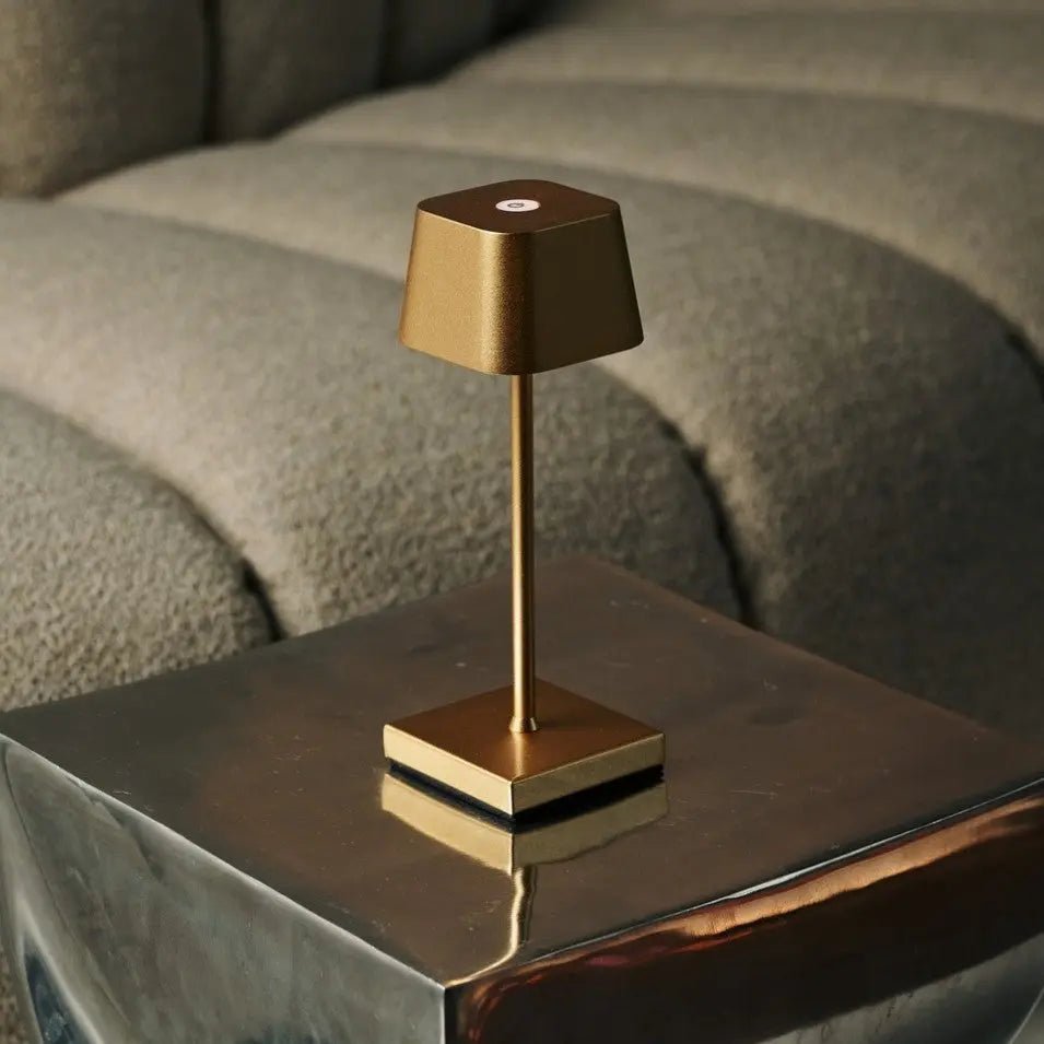 Combi Set Professional | 4 x Sarphati Mini Gold Rechargeable Table Lamps & 1 x Amstel Charging Station