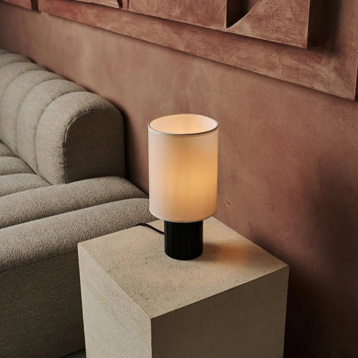 Black Table Lamp with Beige Shade – E27 Cozy Desk Light
