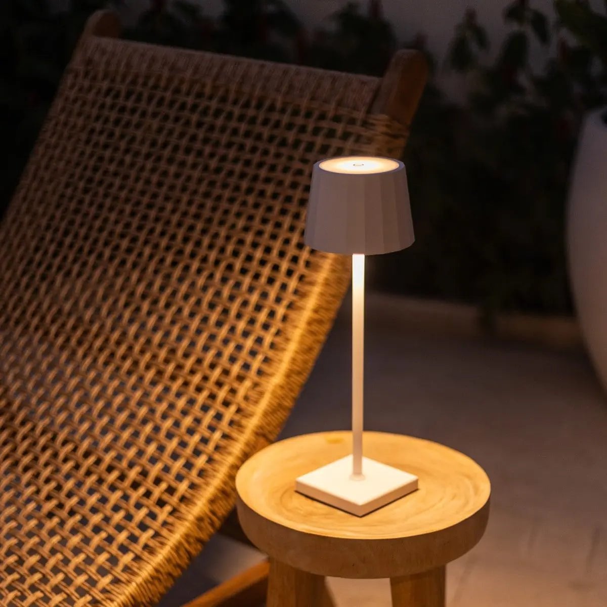 William White Rechargeable Table Lamp | Cordless, Dimmable & 120-Hour Battery Life