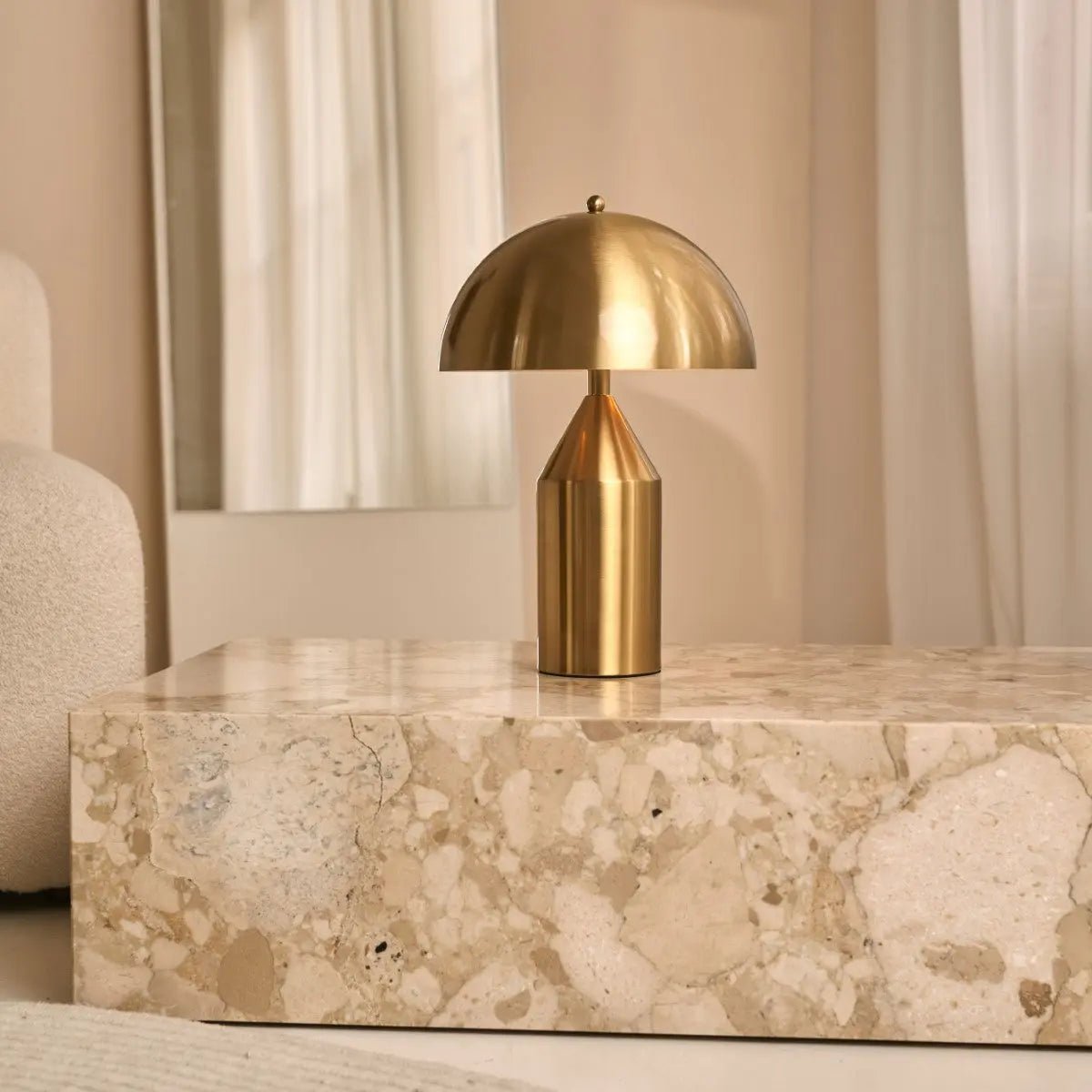 Otto Gold Dressoir Lamp – Stylish Metal Table Lamp for Any Room