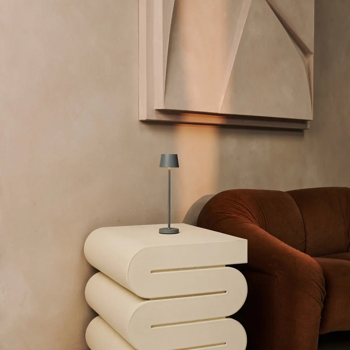 Combi Set Professional | 8 x Vondel Mini Mouse Grey Rechargeable Table Lamps & 1 x Central Station Charging Station