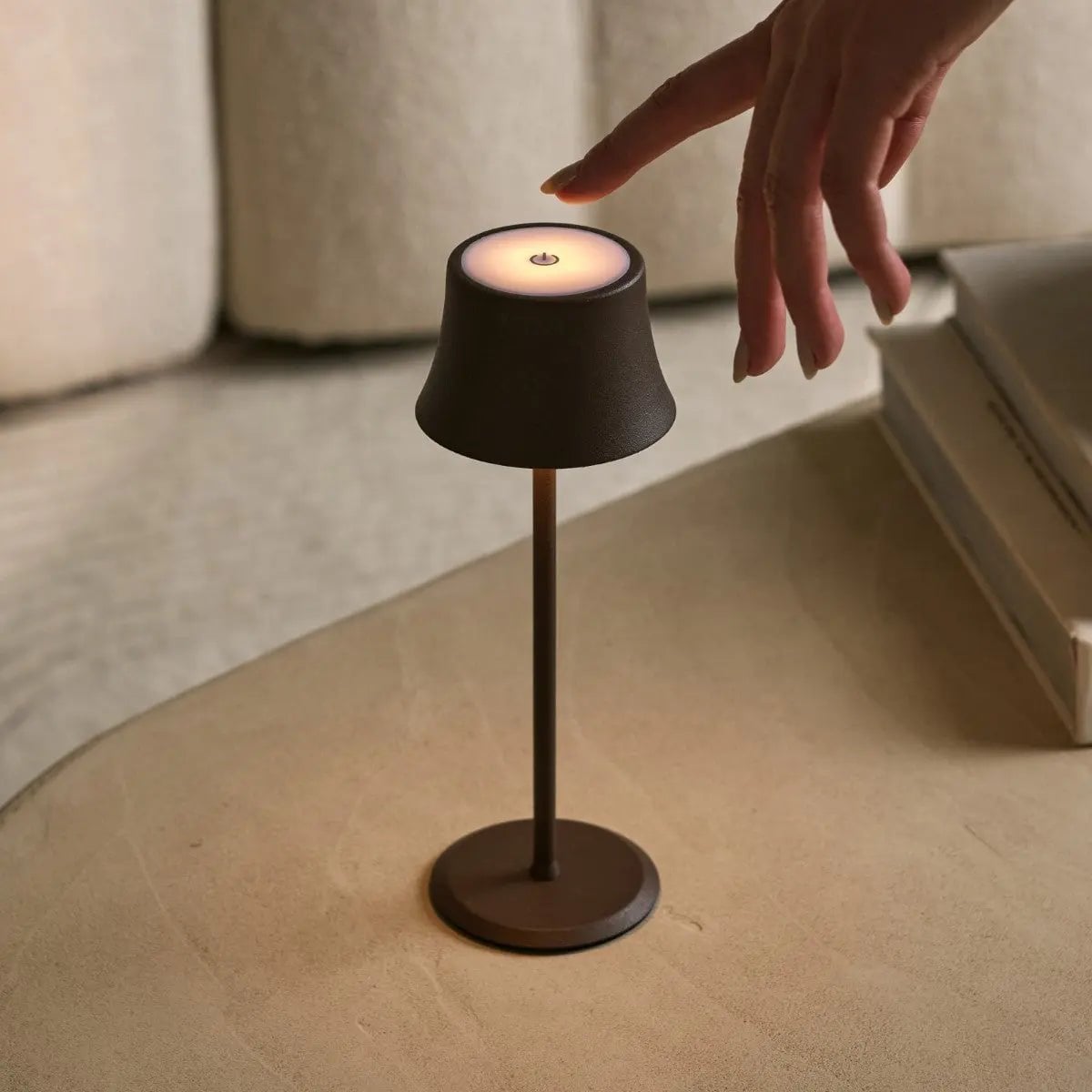 Willy Mini Mocha Brown Lampe de table rechargeable – Élégante, Dimmable, 60 heures d'autonomie