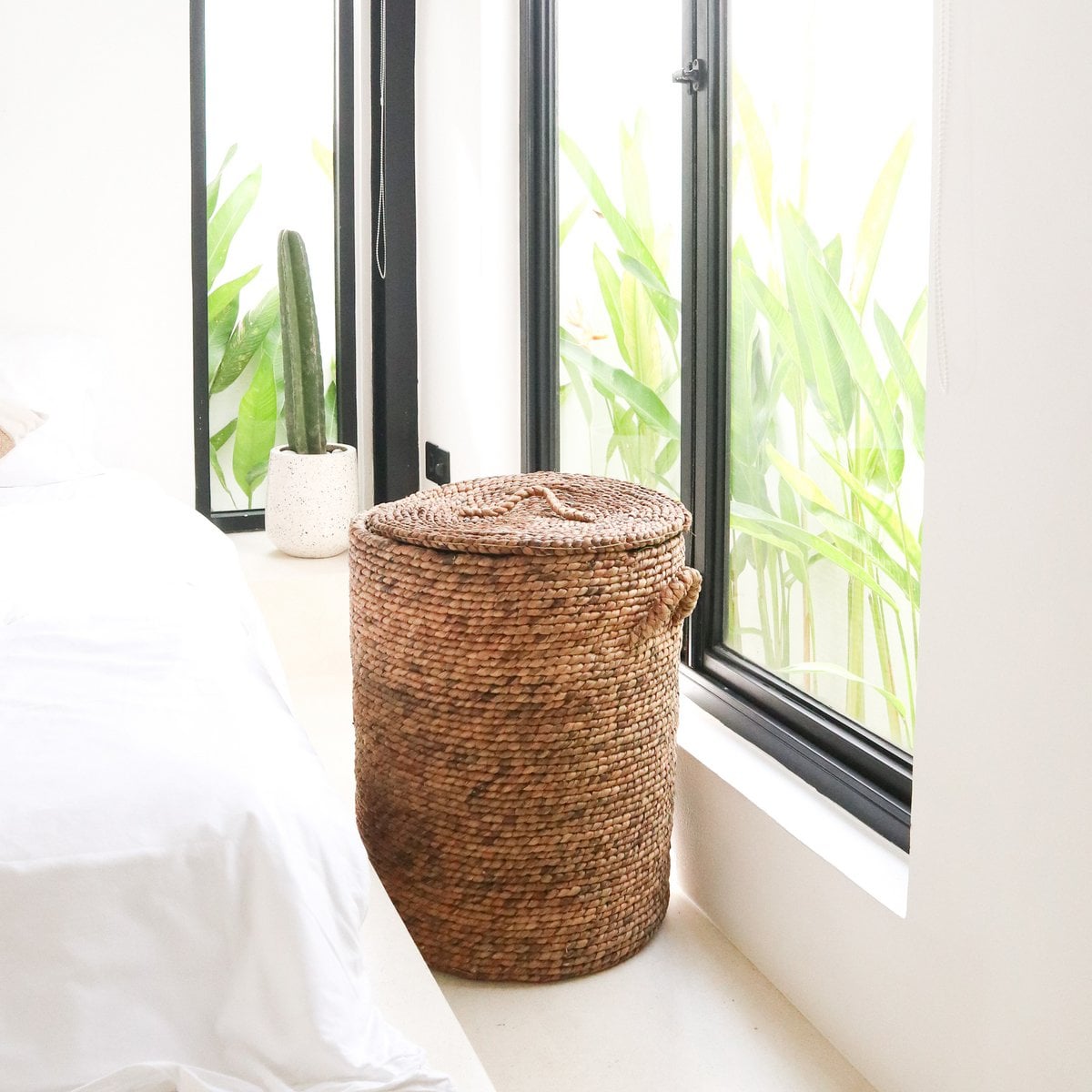 Water Hyacinth Storage Basket with Lid – Handwoven Ikat Laundry Bin