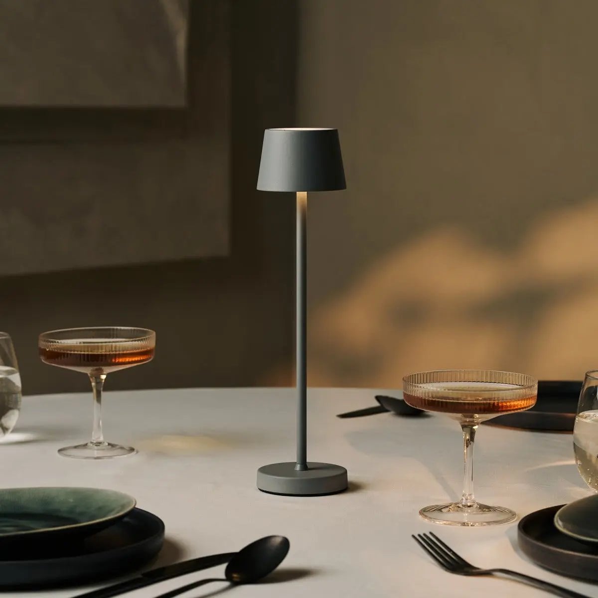 Combi Set Professional | 8 x Vondel Mini Mouse Grey Rechargeable Table Lamps & 1 x Central Station Charging Station