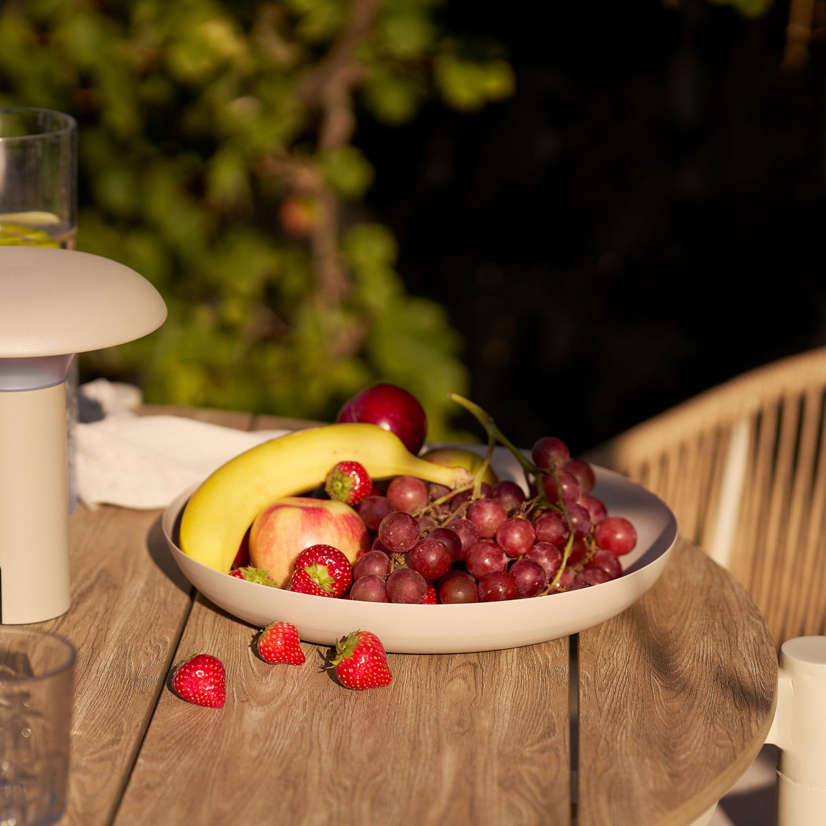 Metal Serving Tray - Beige Accent Tray, 30cm Diameter
