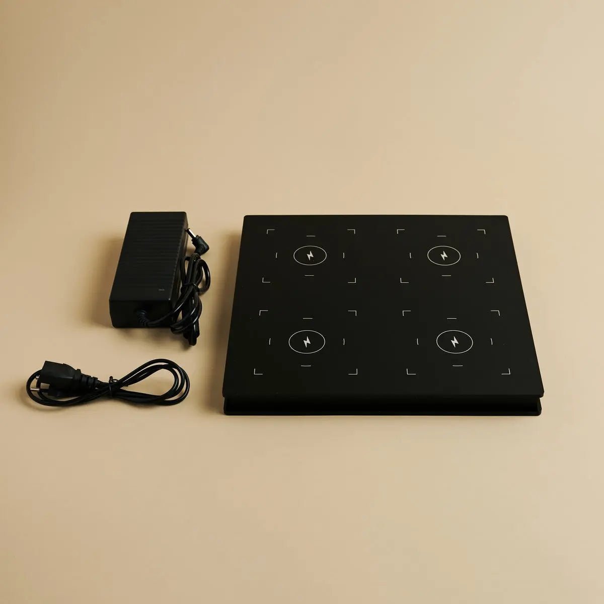 Set combinado profesional | 4 lámparas de mesa recargables Sarphati Mini Shadow Grey para hostelería y 1 estación de carga Amstel