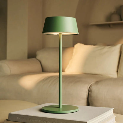 Lampe de table rechargeable Hugo vert sauge | Élégante, Dimmable & Sans fil