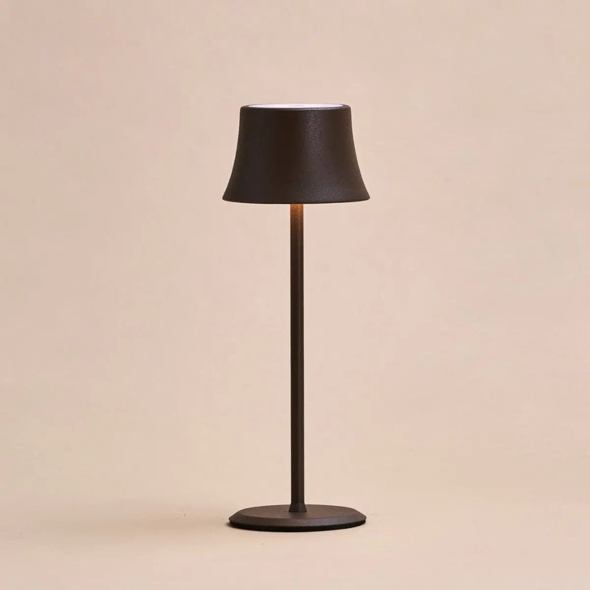 Willy Mini Mocha Brown Lampe de table rechargeable – Élégante, Dimmable, 60 heures d'autonomie