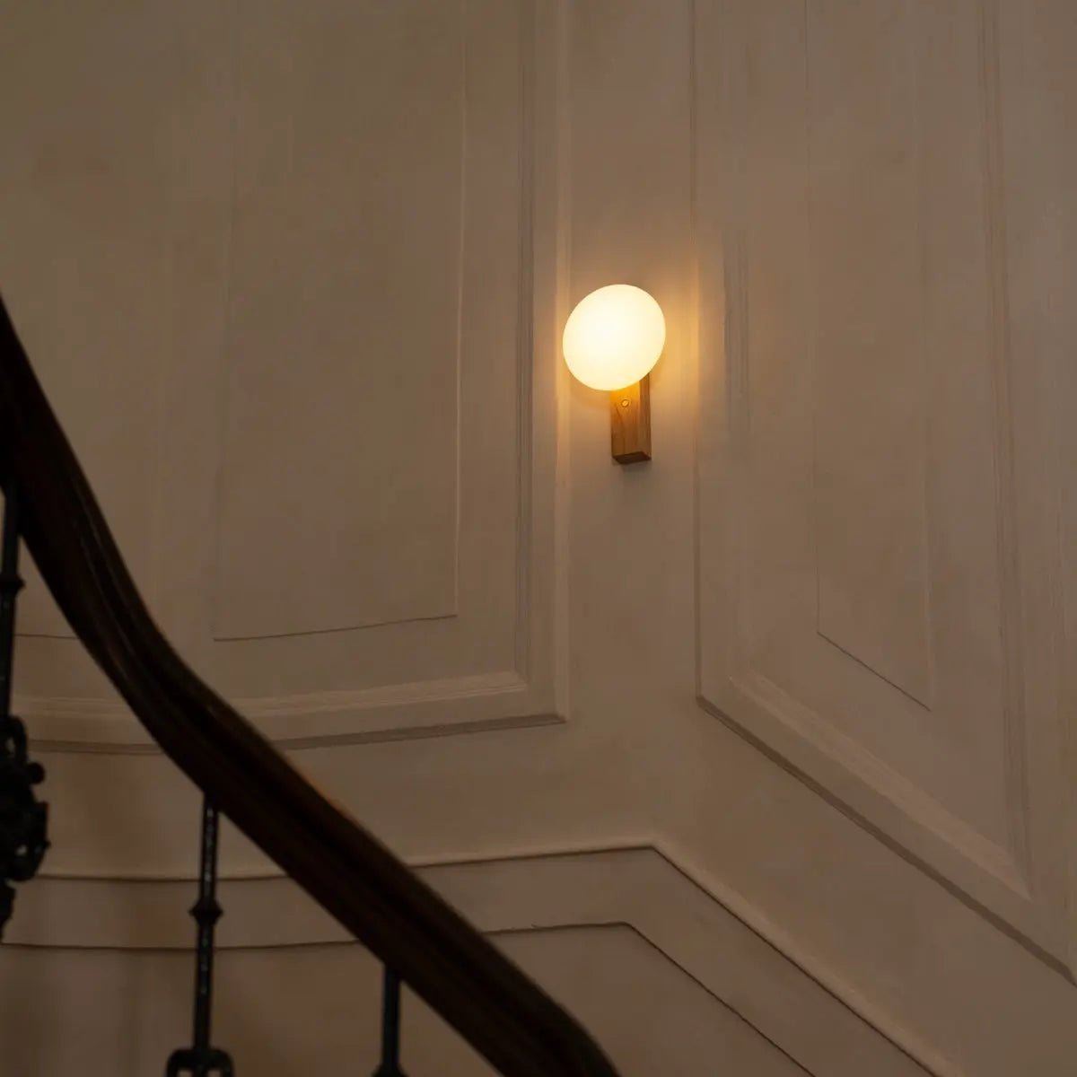 Matthew Light Brown Stylish Wooden Cordless Wall Lamp – Rechargeable & Dimmable