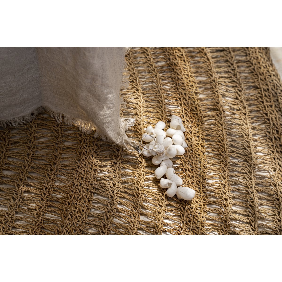 Shell Tablecloth Hanger - Coastal Style, White Finish