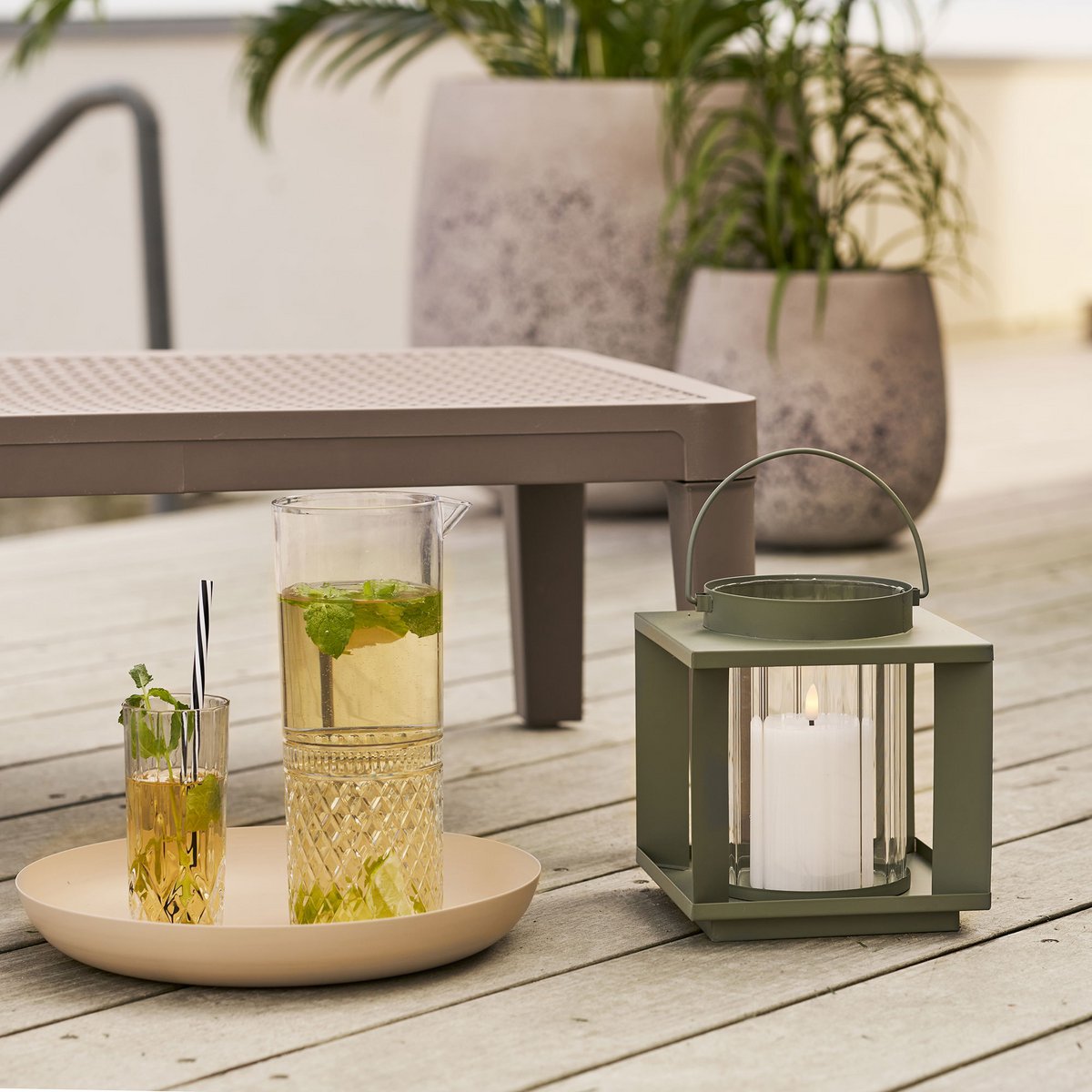 Metal and Glass Lantern - Green Lohals Lantern 18x18x20.5 cm