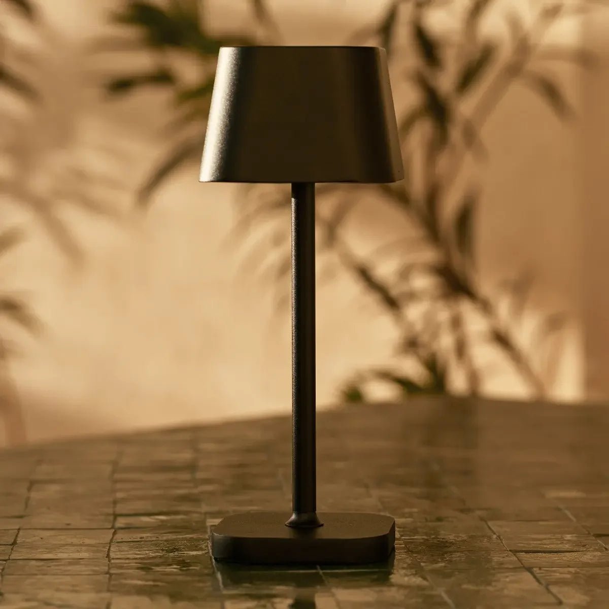 Black Rechargeable Table Lamp Cordless - Ava | Tavellio