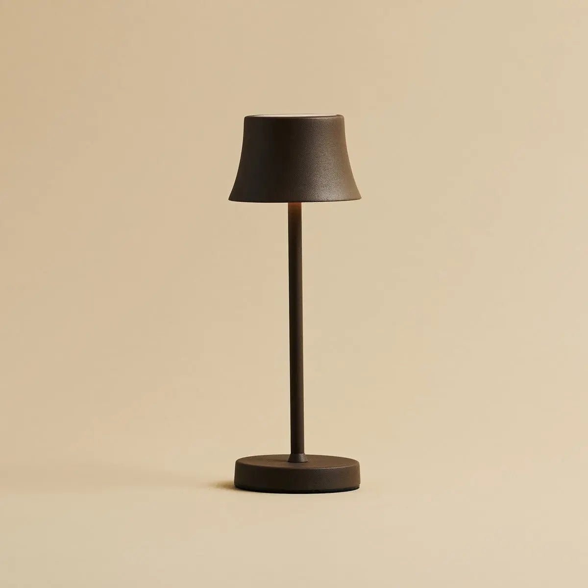 Combi Set Professional | 8 x De Pijp Mini Mocha Brown Rechargeable Table Lamps & 1 x Central Station Charging Station