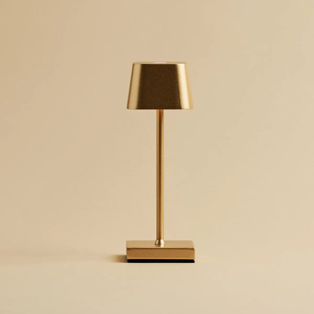 Combi Set Professional | 8 x Sarphati Mini Gold Rechargeable Table Lamps & 1 x Central Station Charging Station