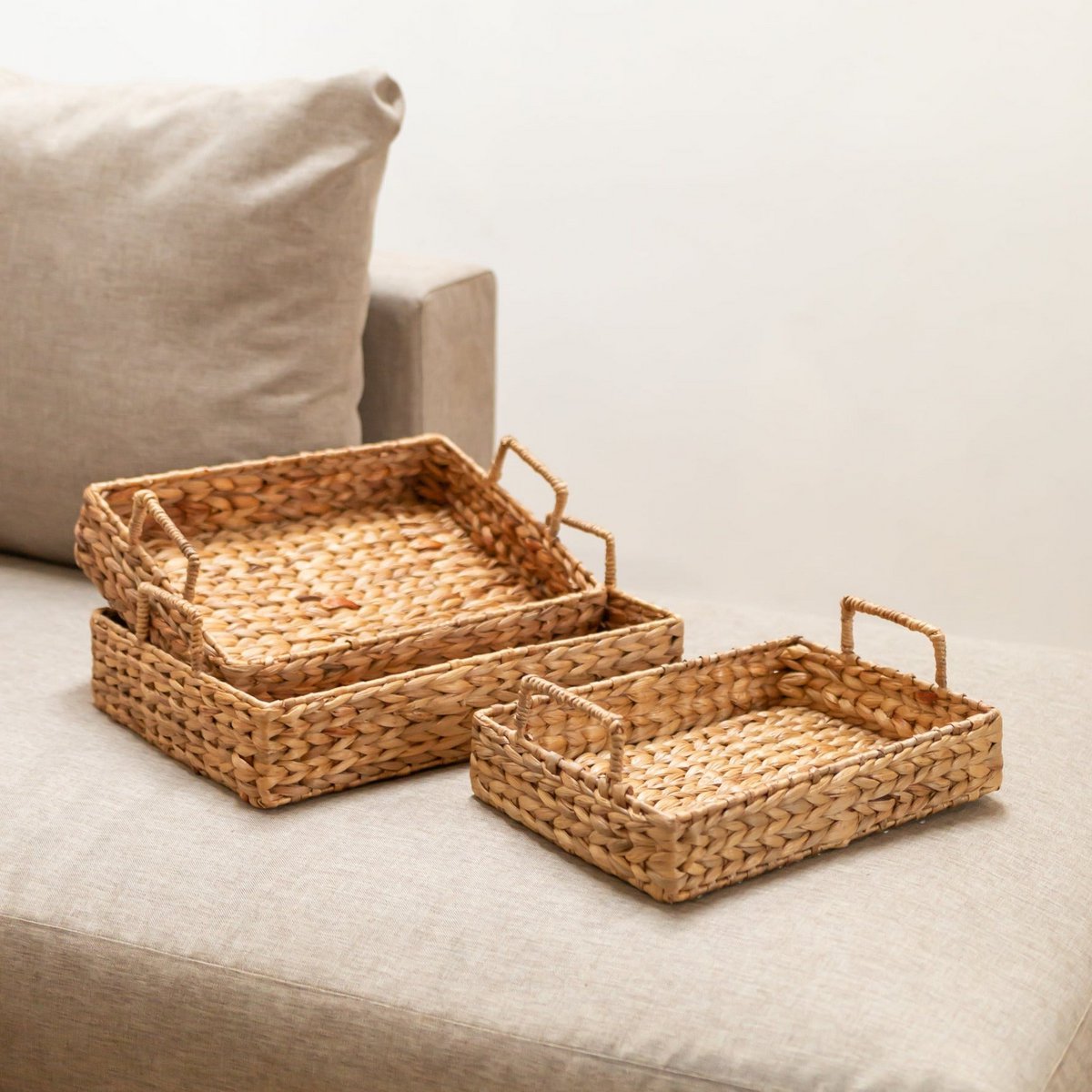 Water Hyacinth Tray BESAKIH – Handwoven Serving Tray, 3 Sizes