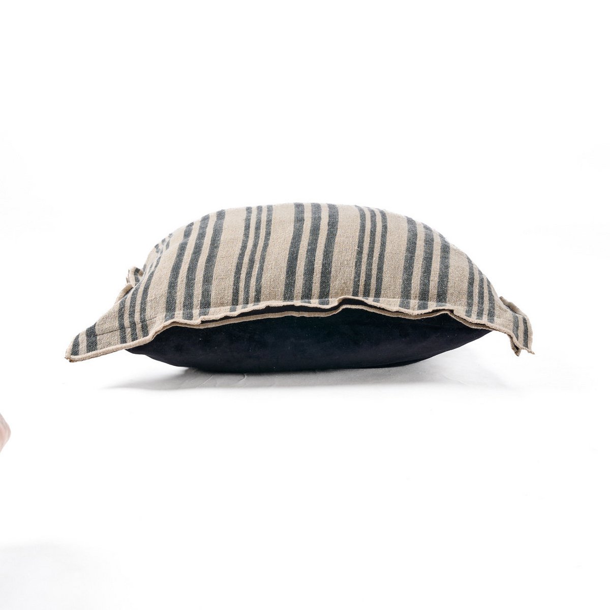 Nordic Stripe Kissenhülle – Natur Schwarz – 50x50