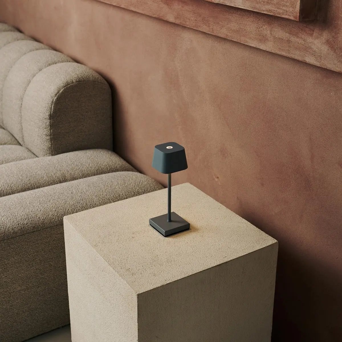 Sarphati Mini Mouse Grey Cordless Table Lamp | Rechargeable via Charging Station & 3 Light Modes